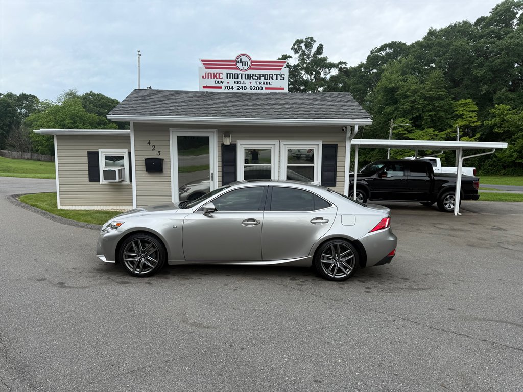2016 Lexus IS 00t photo