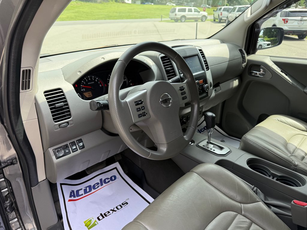2021 Nissan Frontier SV Midnight photo