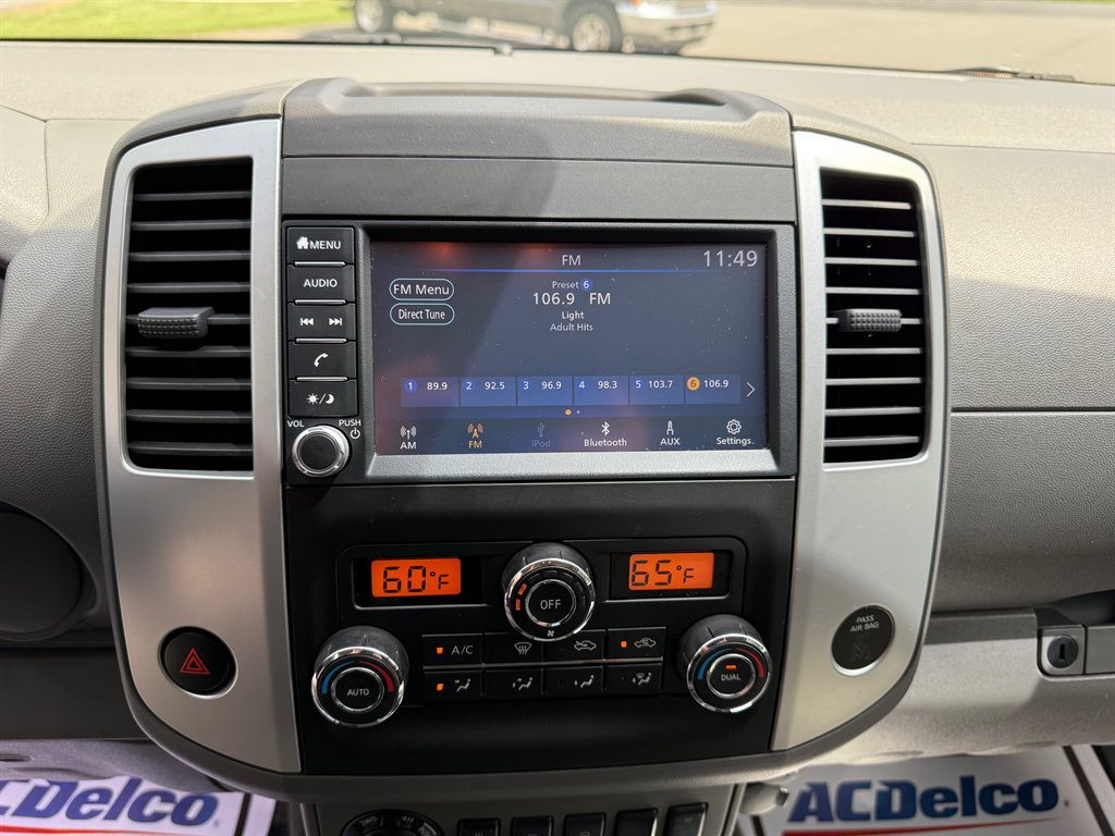 2021 Nissan Frontier SV Midnight photo