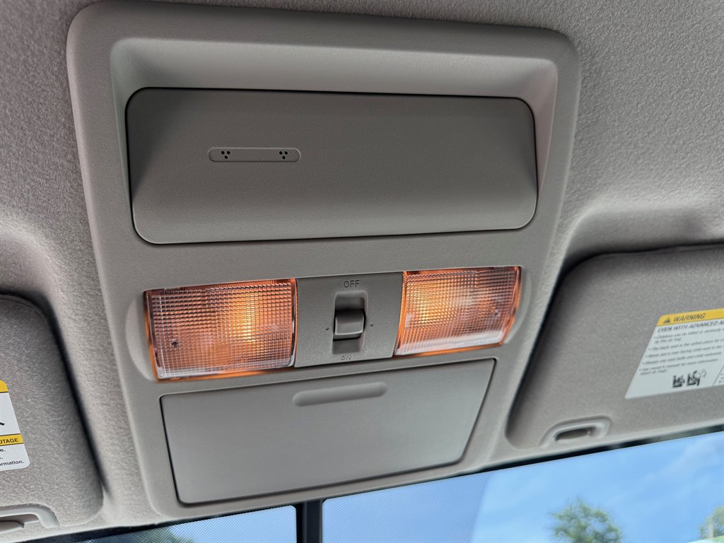 2021 Nissan Frontier SV Midnight photo