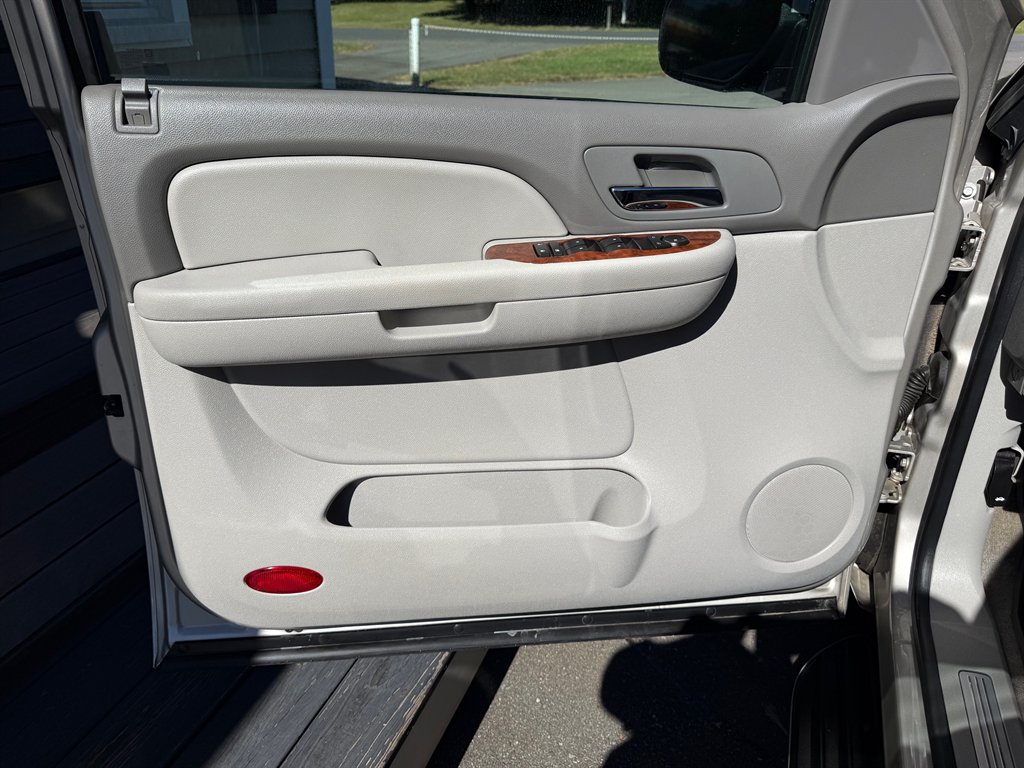 2008 Chevrolet Avalanche - $16,800