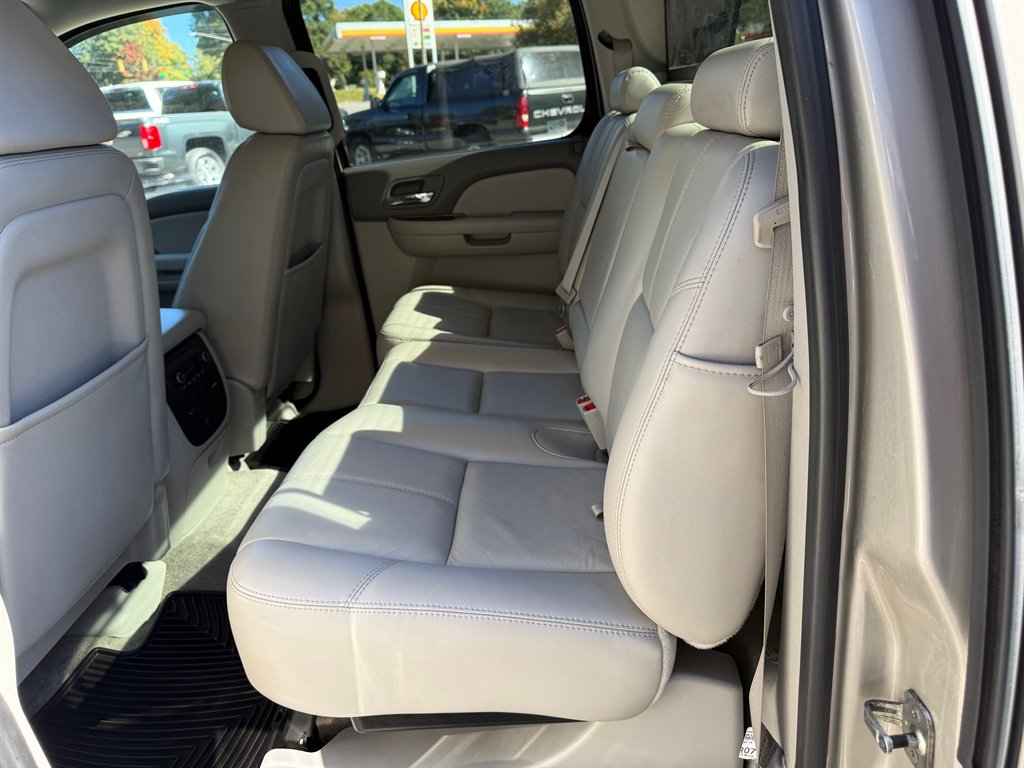 2008 Chevrolet Avalanche - $16,800
