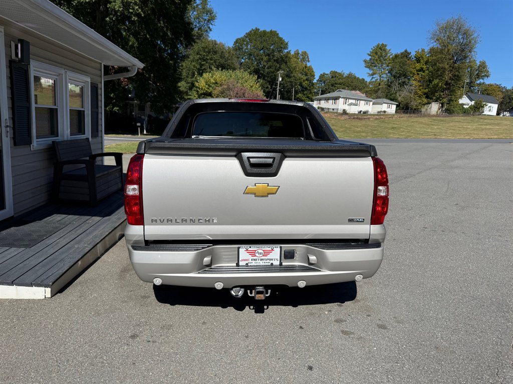 2008 Chevrolet Avalanche - $16,800