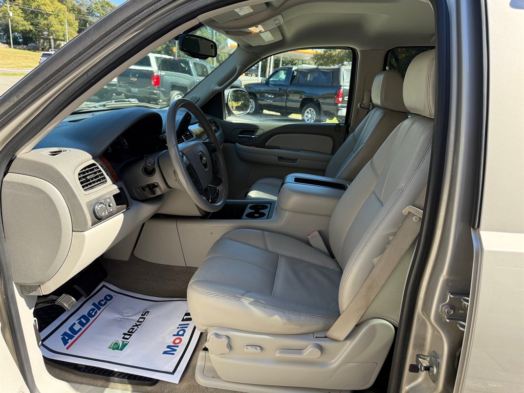 2008 Chevrolet Avalanche - $16,800