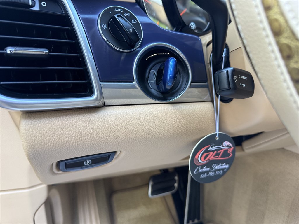 2011 Porsche Panamera - $15,800