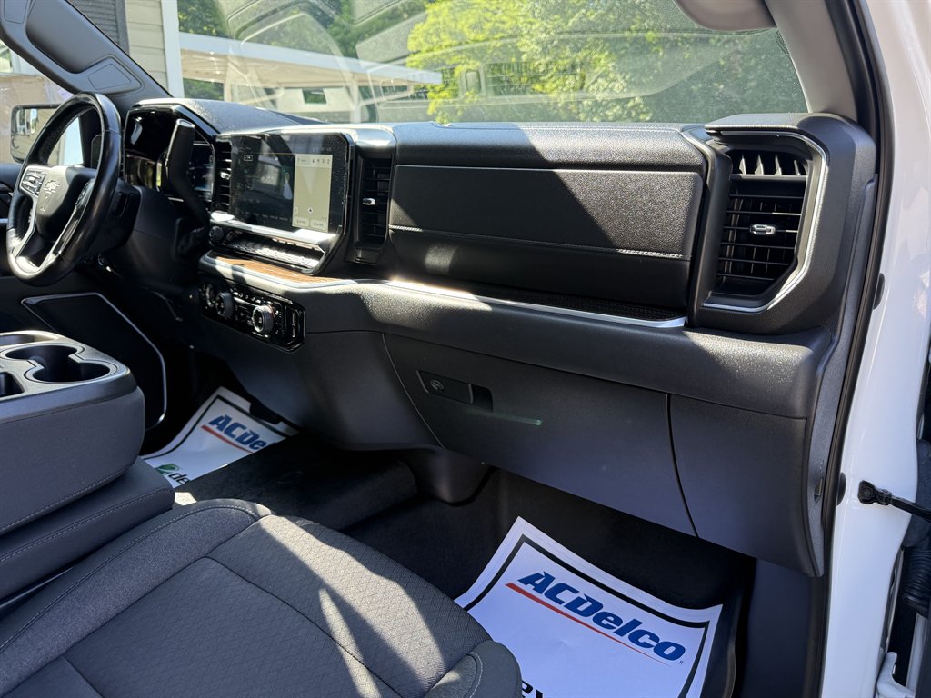2022 Chevrolet Silverado - $32,800