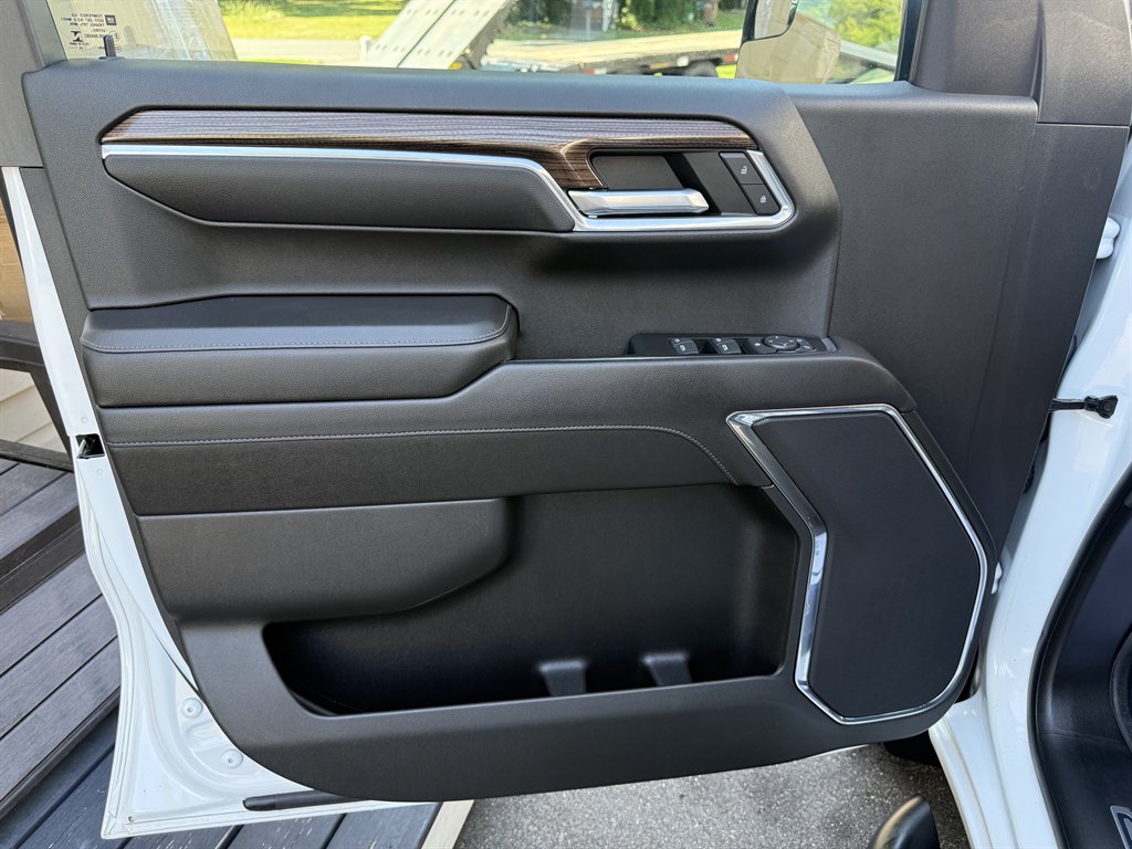 2022 Chevrolet Silverado - $32,800