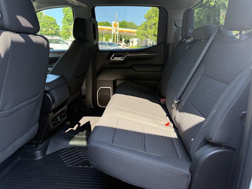 2022 Chevrolet Silverado - $32,800