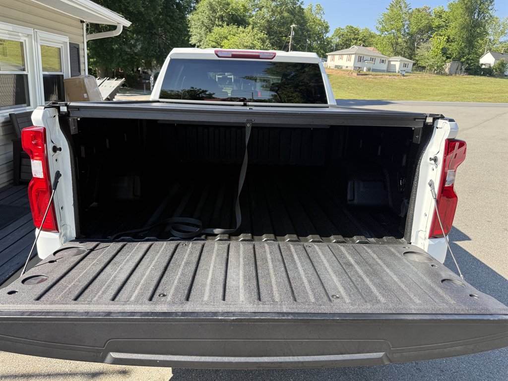 2022 Chevrolet Silverado - $32,800
