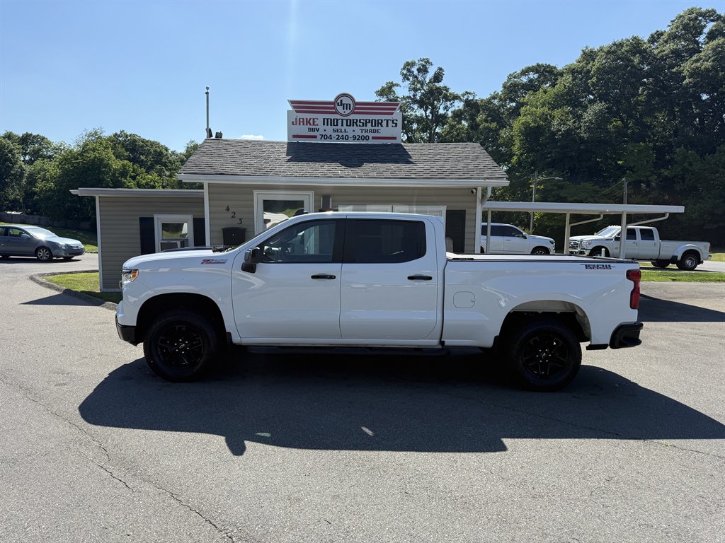 2022 Chevrolet Silverado - $32,800