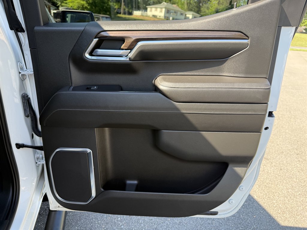 2022 Chevrolet Silverado - $32,800