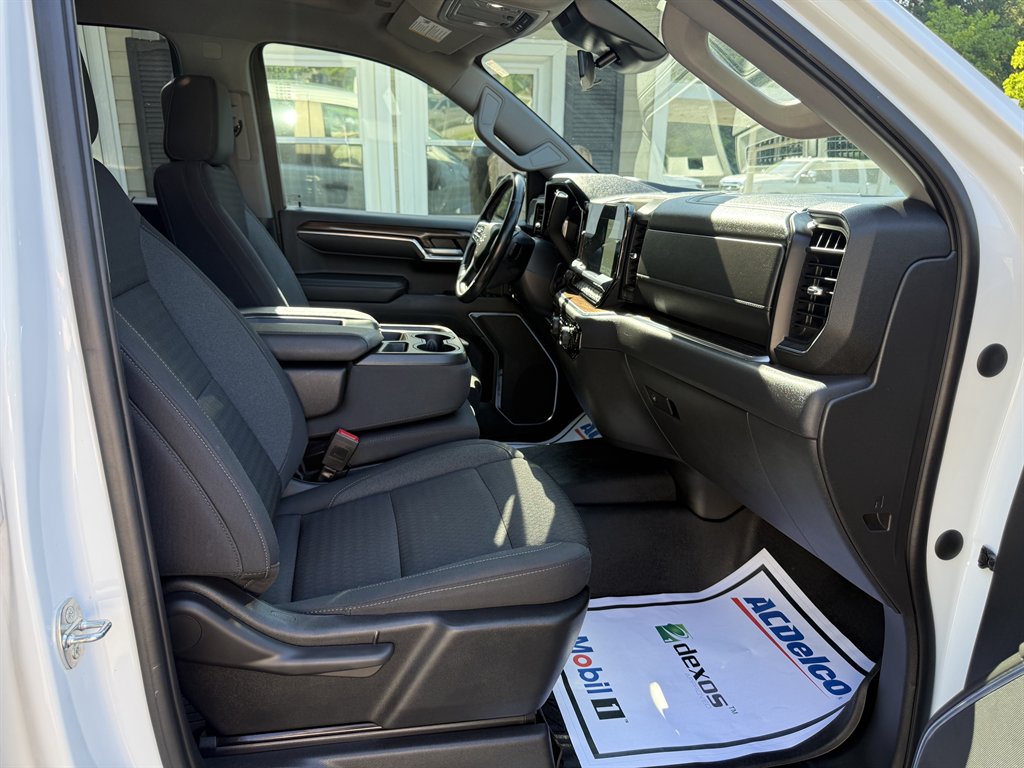 2022 Chevrolet Silverado - $32,800
