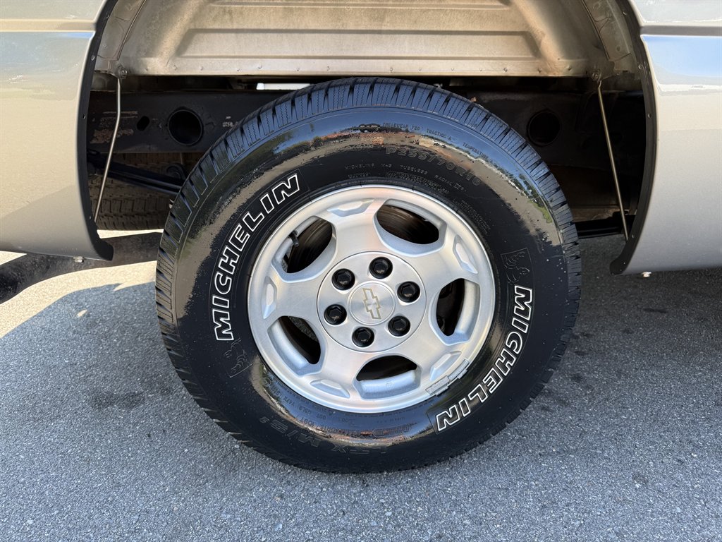 2003 Chevrolet Silverado - $15,800