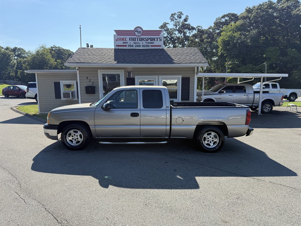 2003 Chevrolet Silverado - $15,800