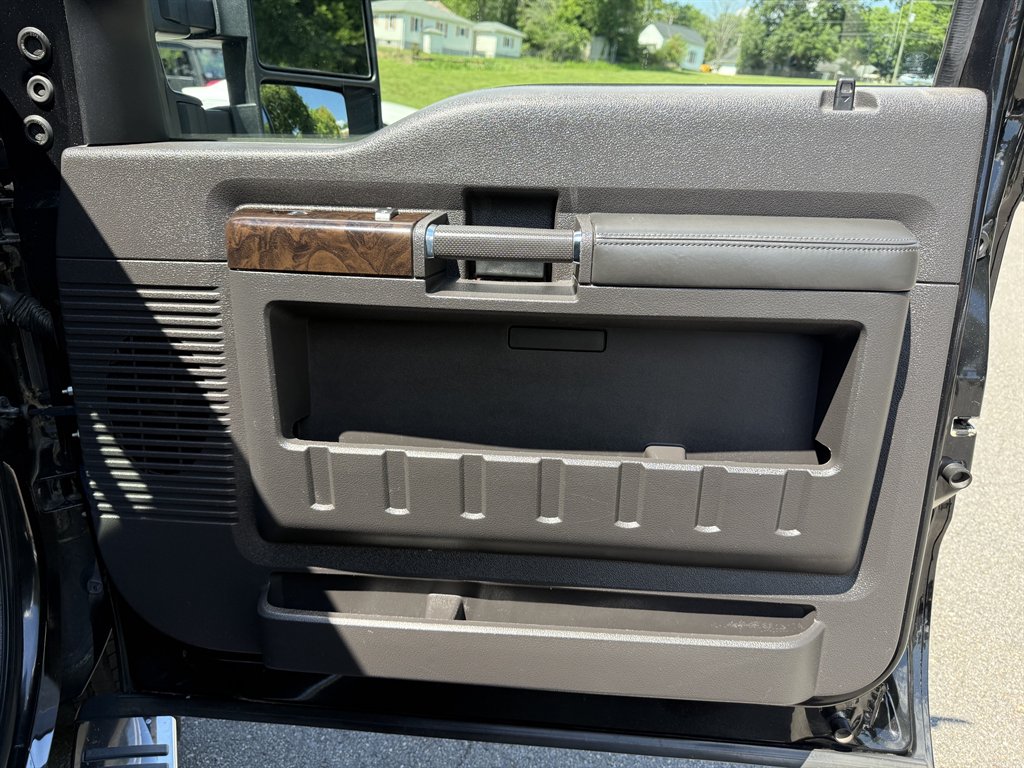 2015 Ford F350 - $35,800