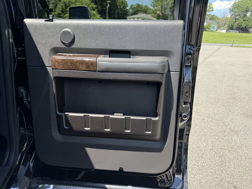 2015 Ford F350 - $35,800