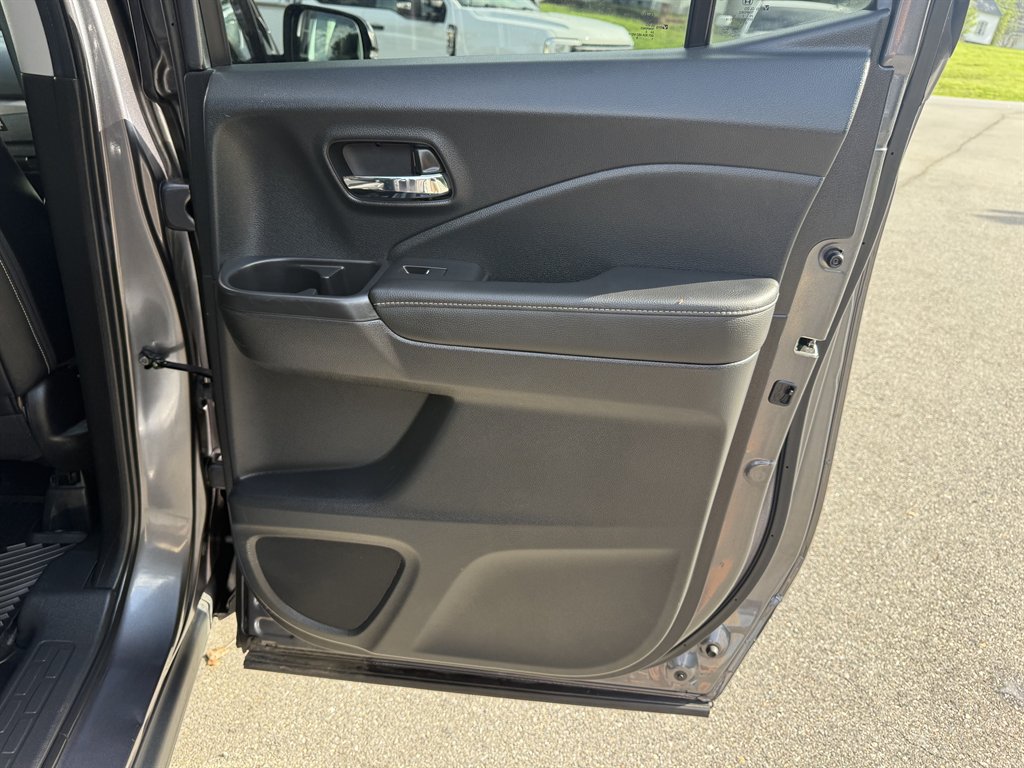 2023 Honda Ridgeline - $32,500