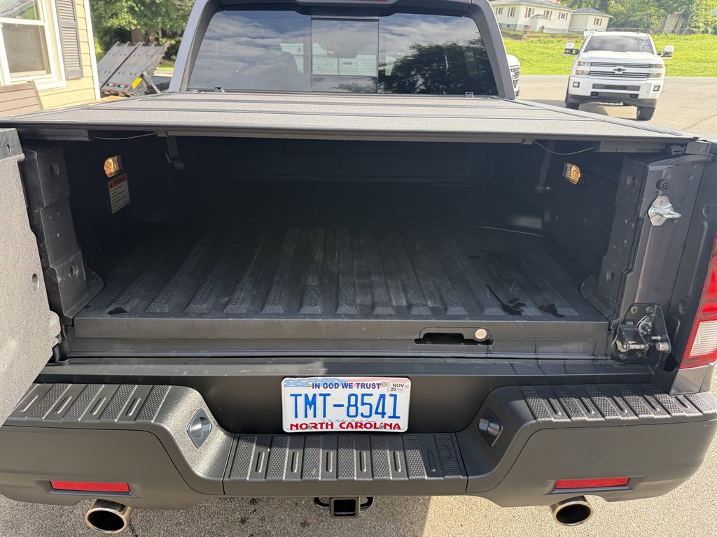 2023 Honda Ridgeline - $32,500