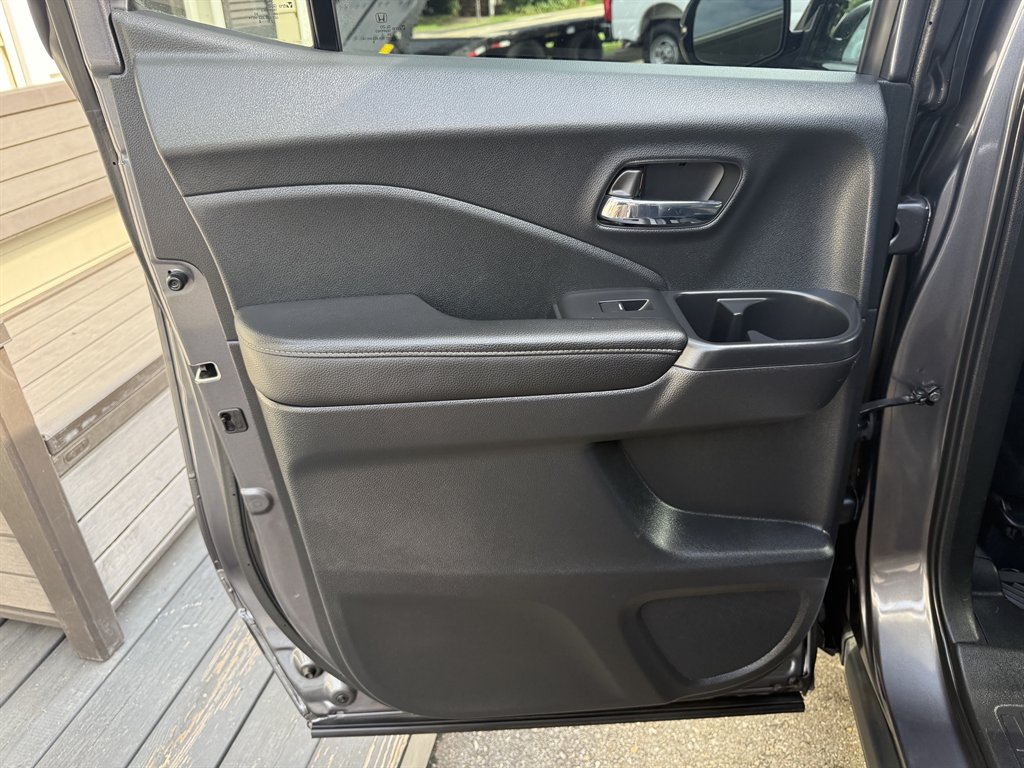 2023 Honda Ridgeline - $32,500