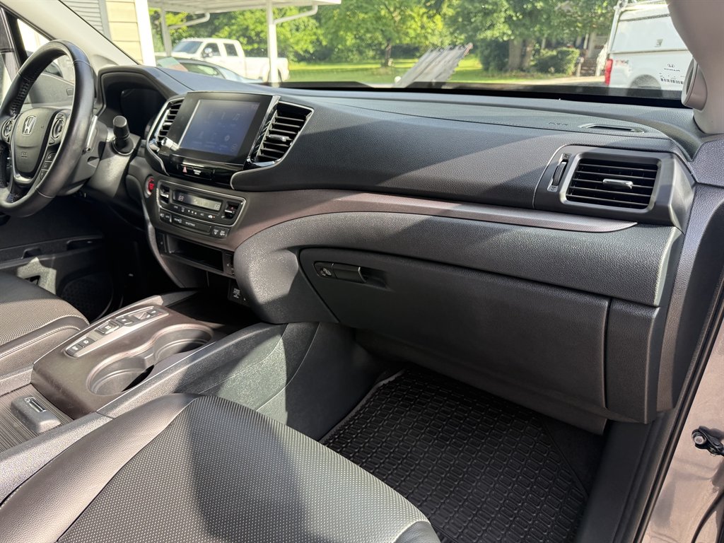 2023 Honda Ridgeline - $32,500