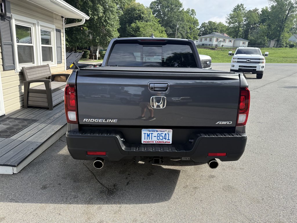 2023 Honda Ridgeline - $32,500
