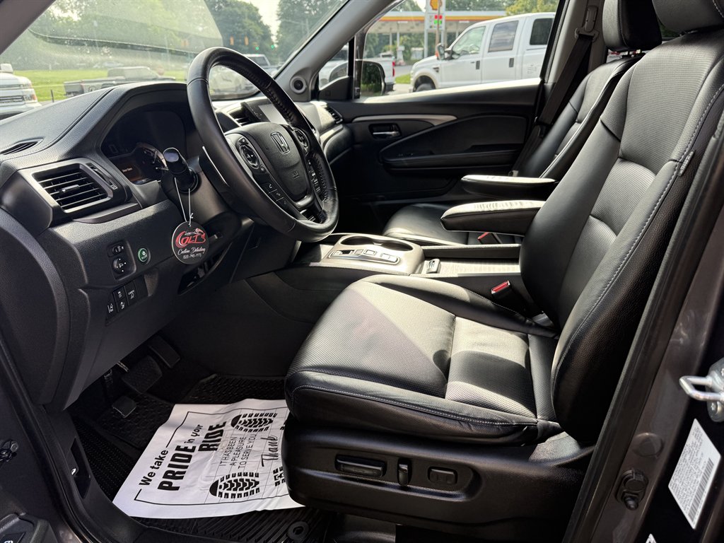 2023 Honda Ridgeline - $32,500