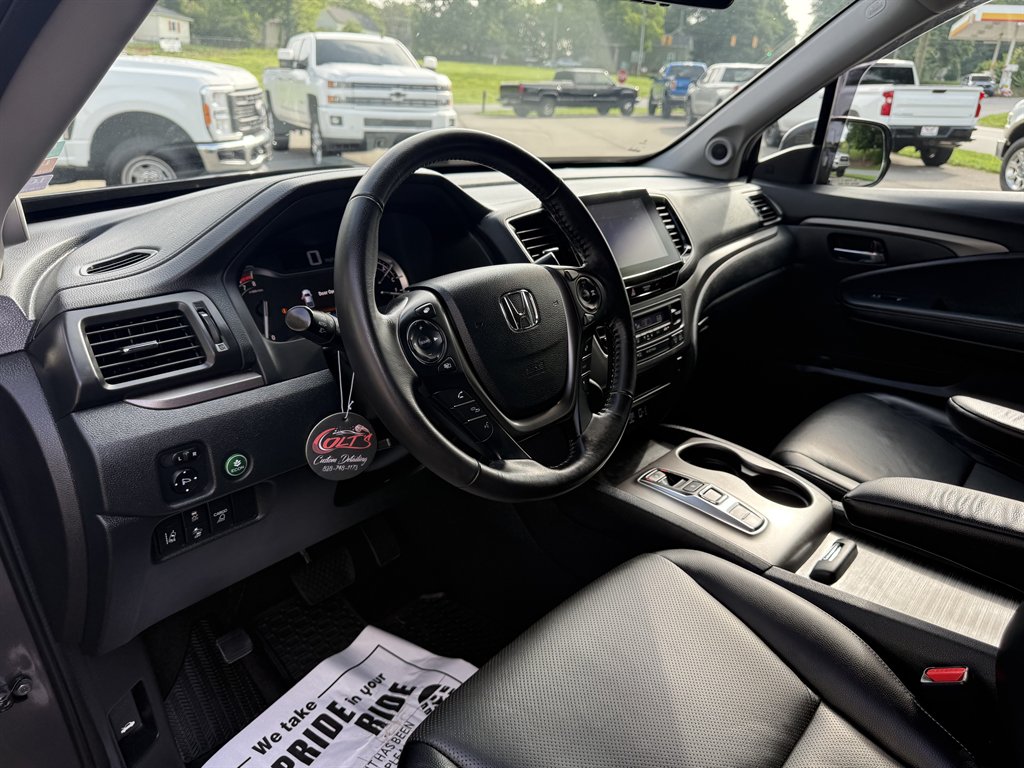 2023 Honda Ridgeline - $32,500