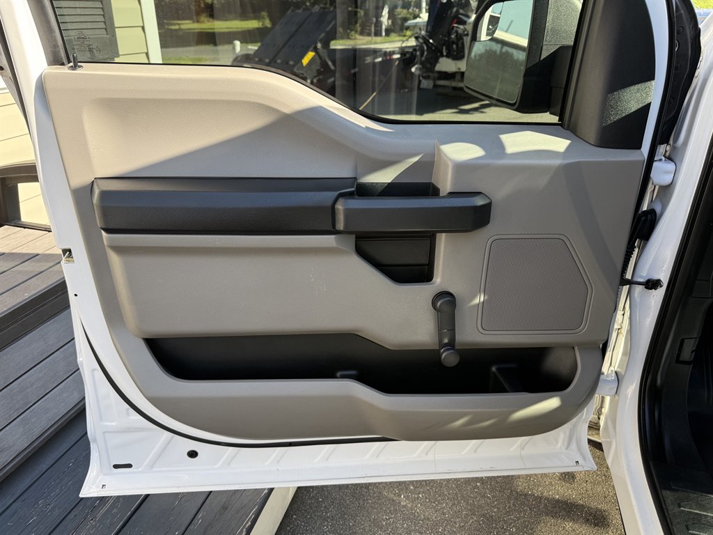 2015 Ford F150 - $14,800