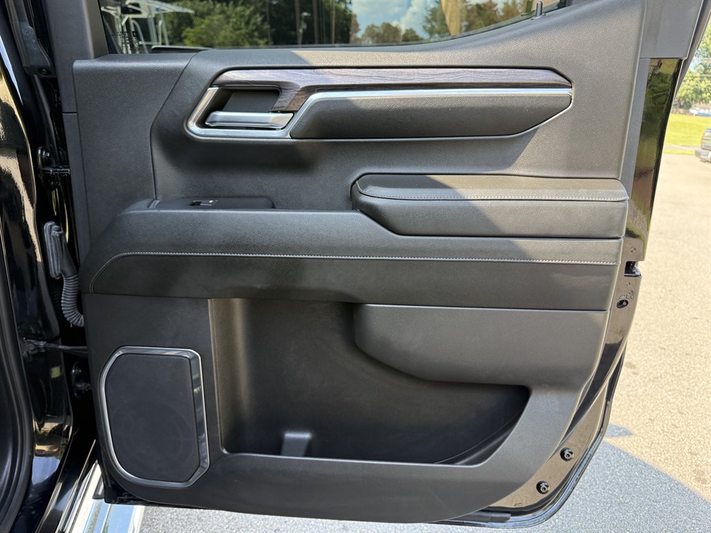 2023 Chevrolet Silverado - $42,800
