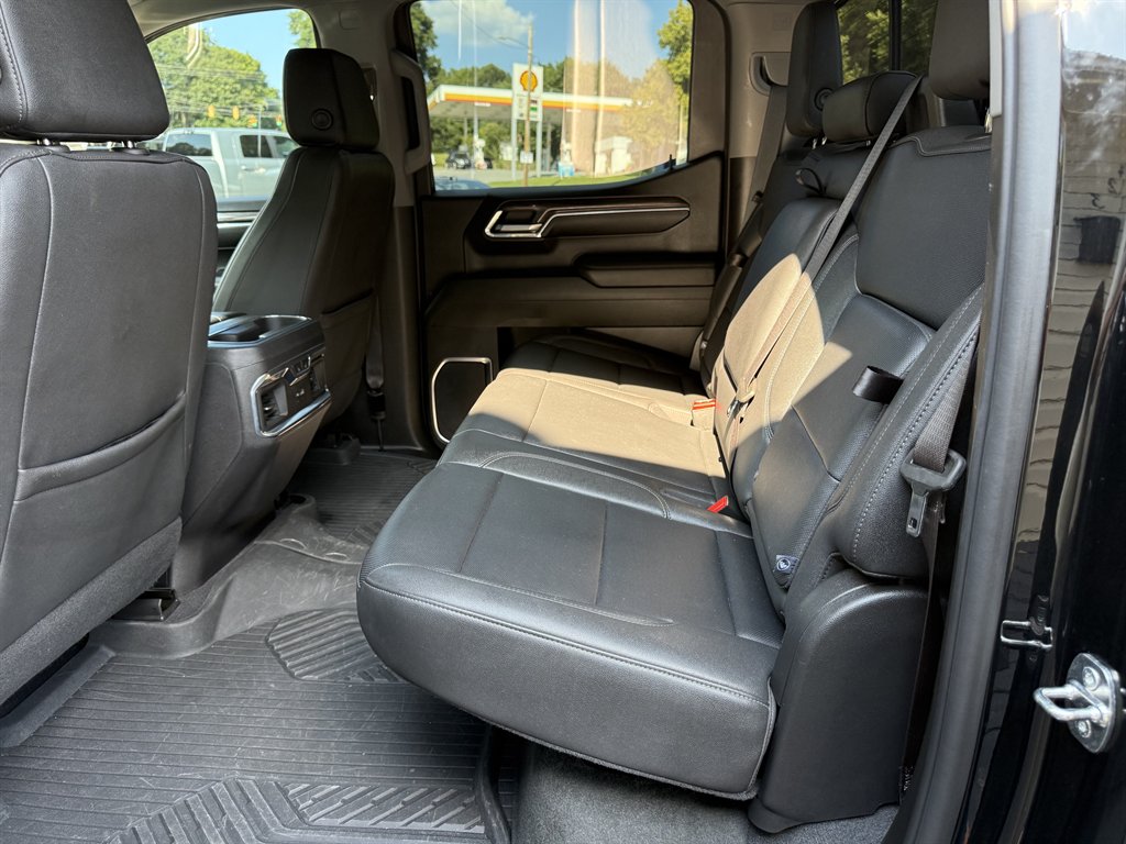 2023 Chevrolet Silverado - $42,800