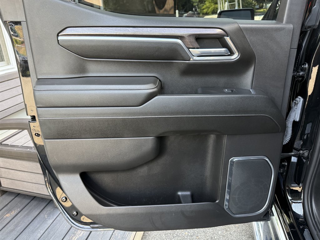 2023 Chevrolet Silverado - $42,800