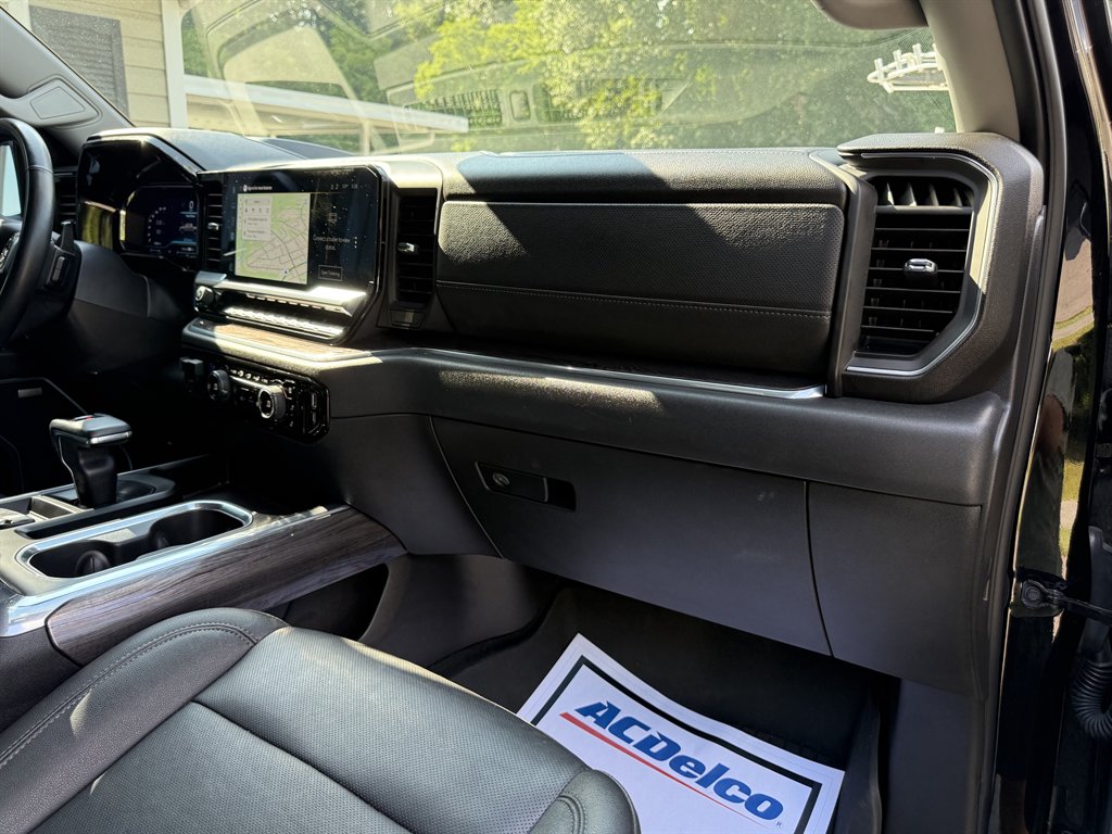 2023 Chevrolet Silverado - $42,800