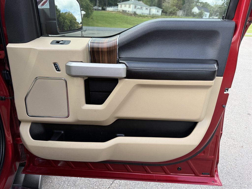 2015 Ford F150 - $25,800