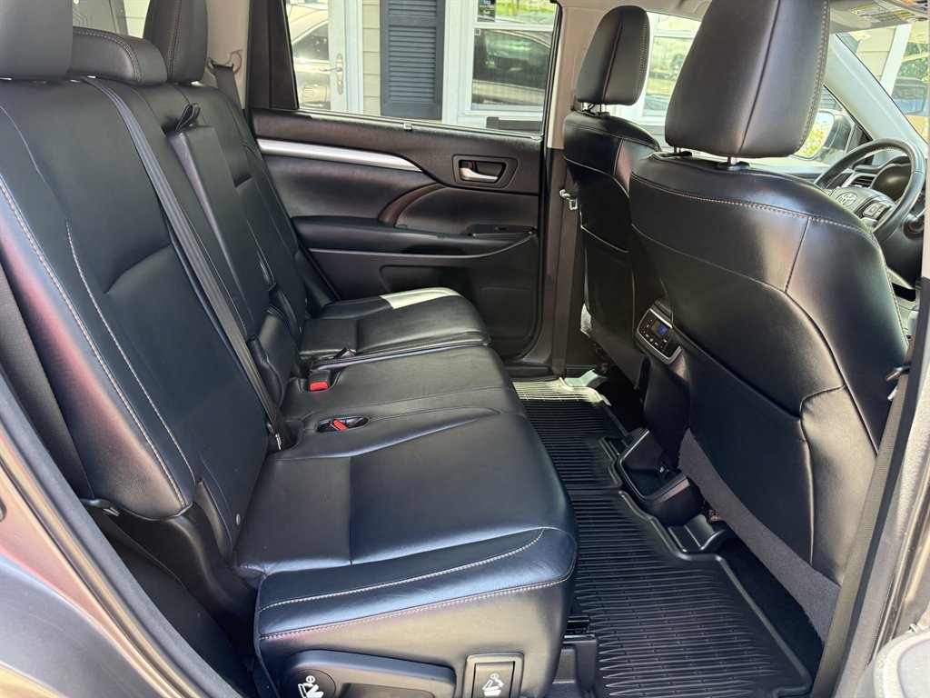2014 Toyota Highlander - $16,800
