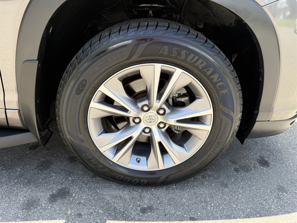 2014 Toyota Highlander - $16,800