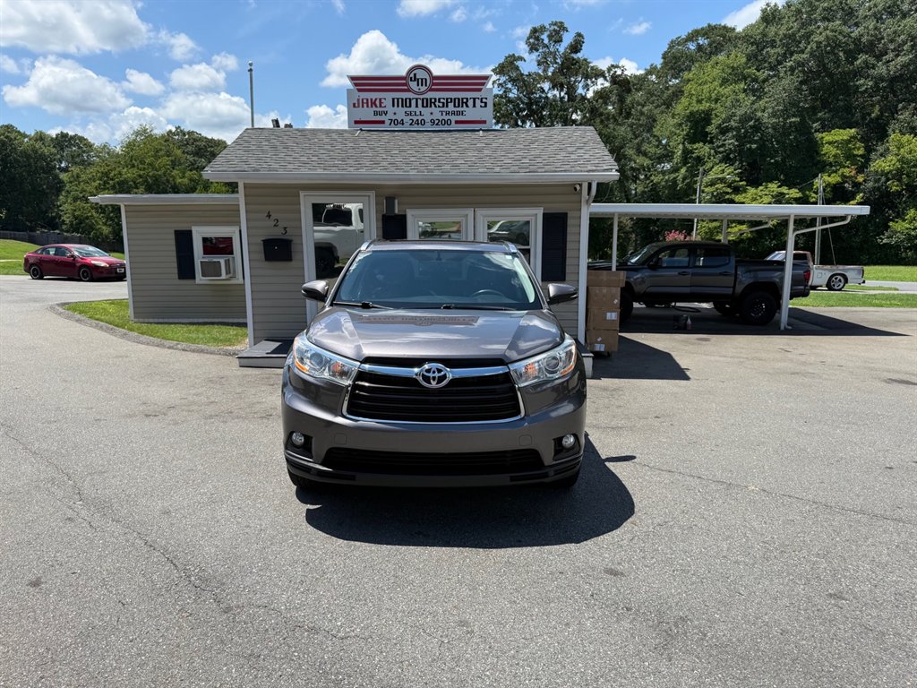 2014 Toyota Highlander - $16,800