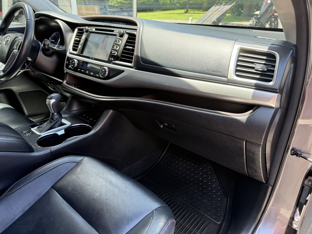 2014 Toyota Highlander - $16,800