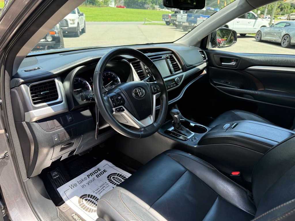 2014 Toyota Highlander - $16,800