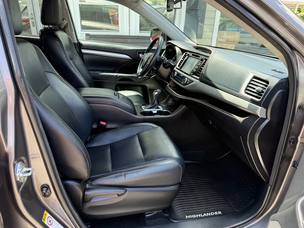 2014 Toyota Highlander - $16,800