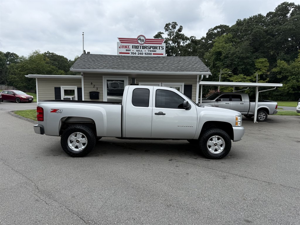 2011 Chevrolet Silverado - $13,800
