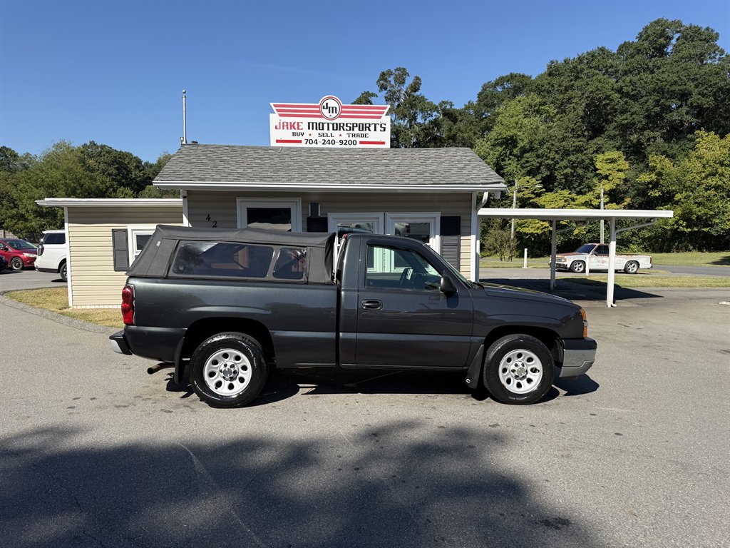 2005 Chevrolet Silverado - $12,800