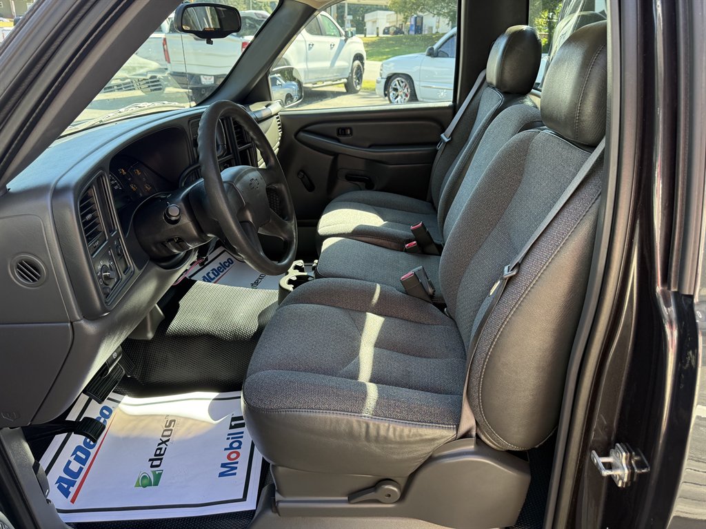 2005 Chevrolet Silverado - $12,800