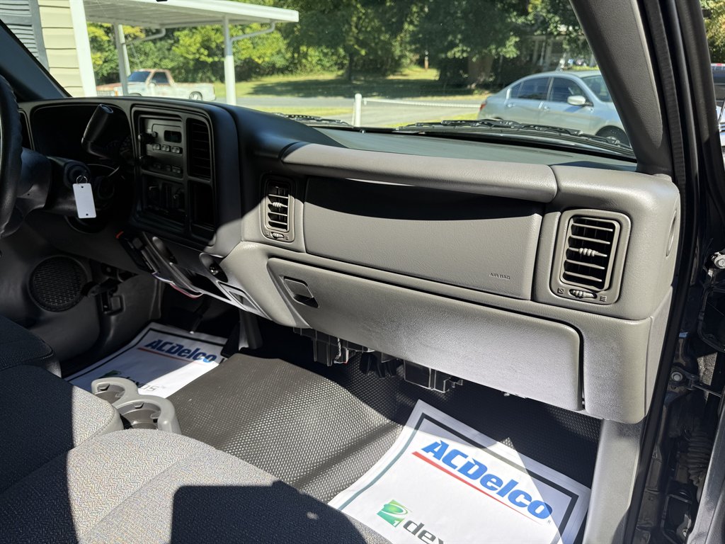 2005 Chevrolet Silverado - $12,800