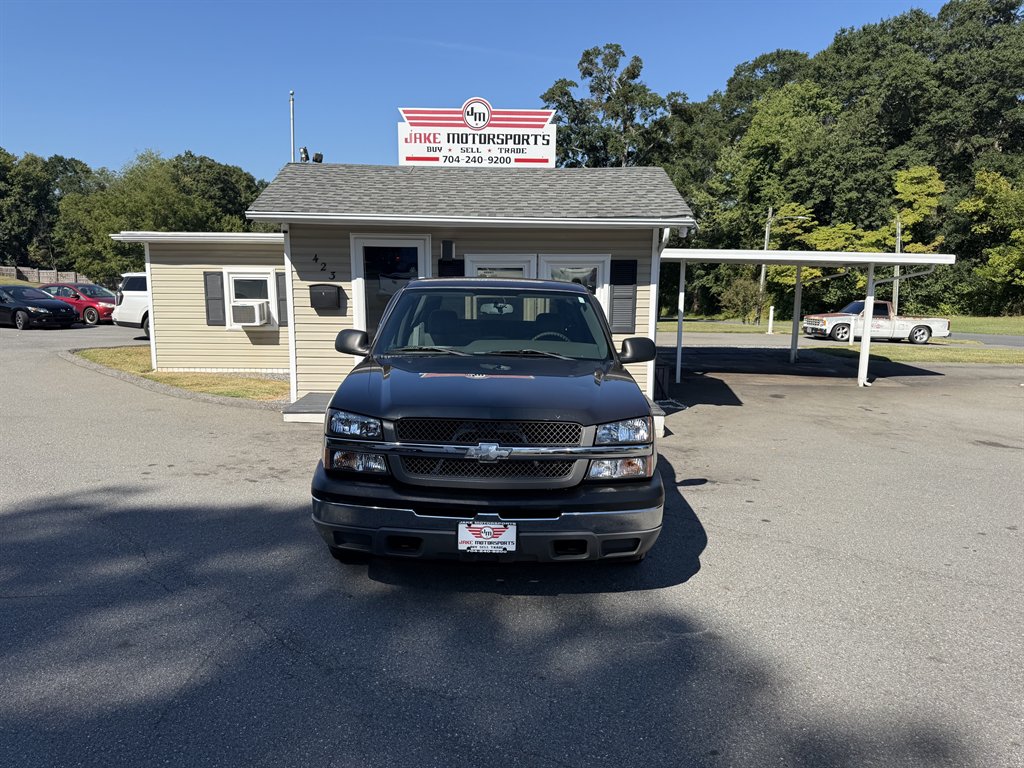 2005 Chevrolet Silverado - $12,800