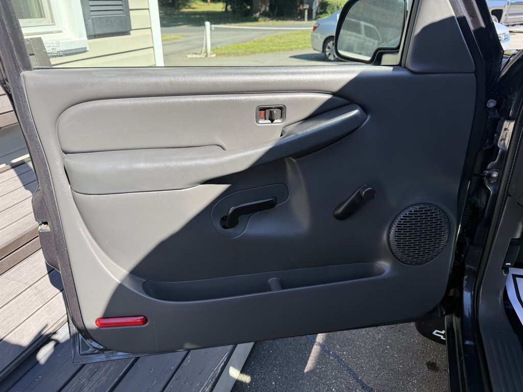 2005 Chevrolet Silverado - $12,800