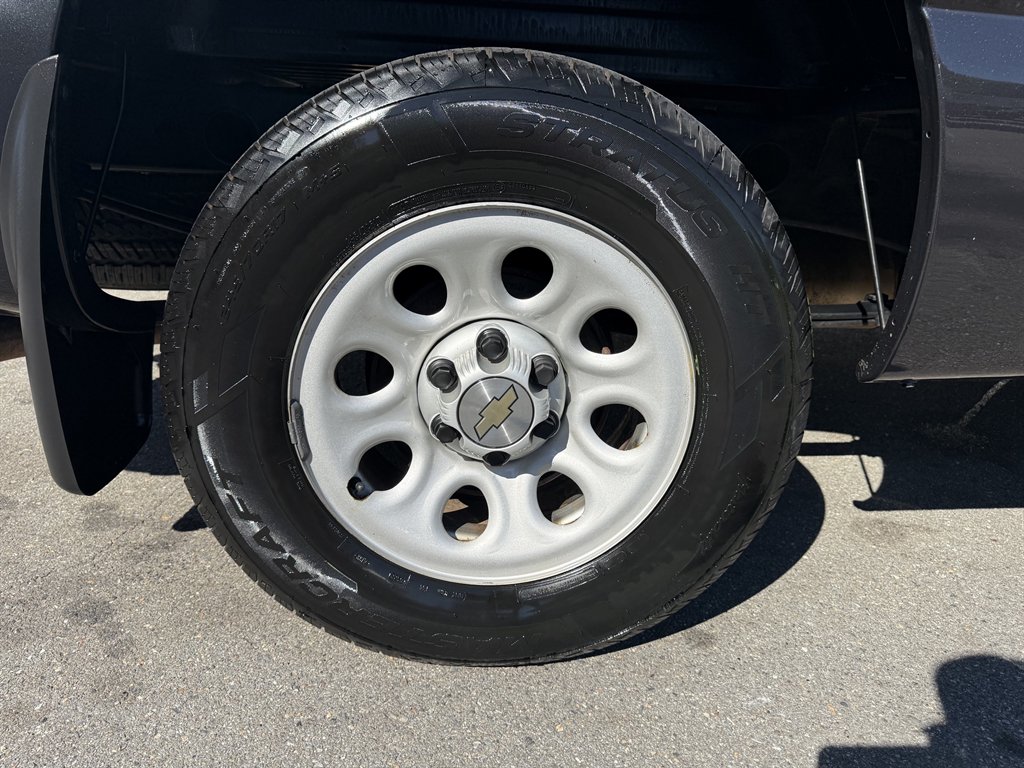 2005 Chevrolet Silverado - $12,800
