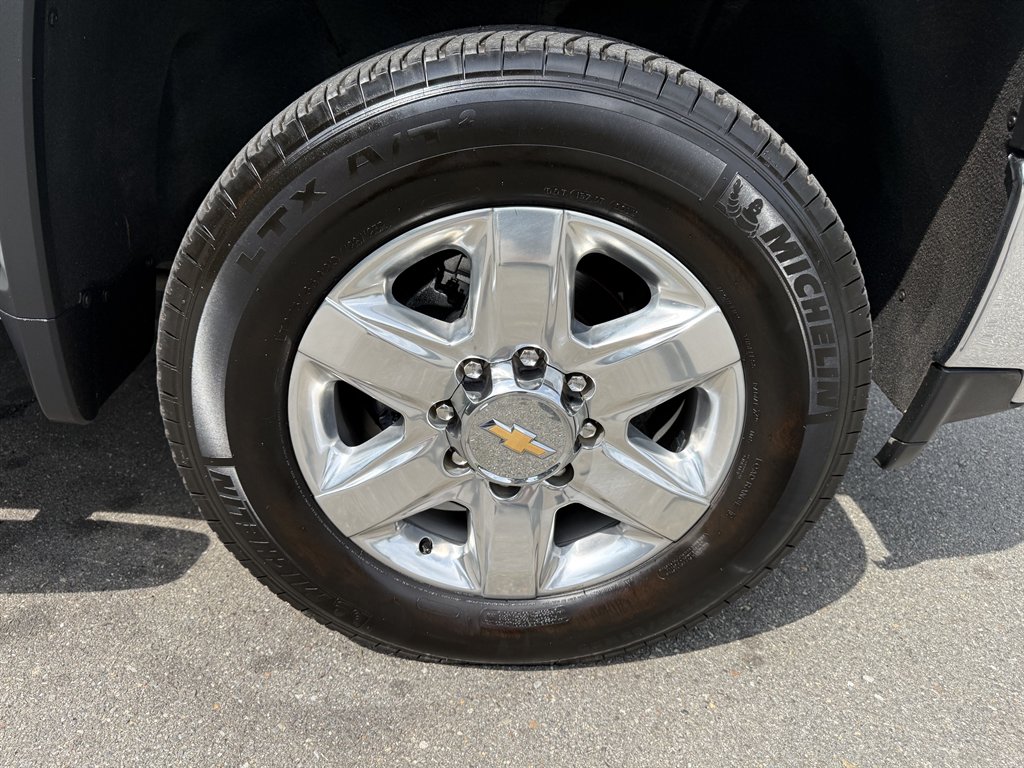 2022 Chevrolet Silverado Hd - $45,800