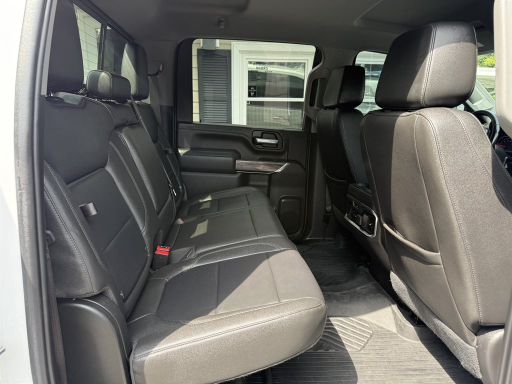2022 Chevrolet Silverado Hd - $45,800