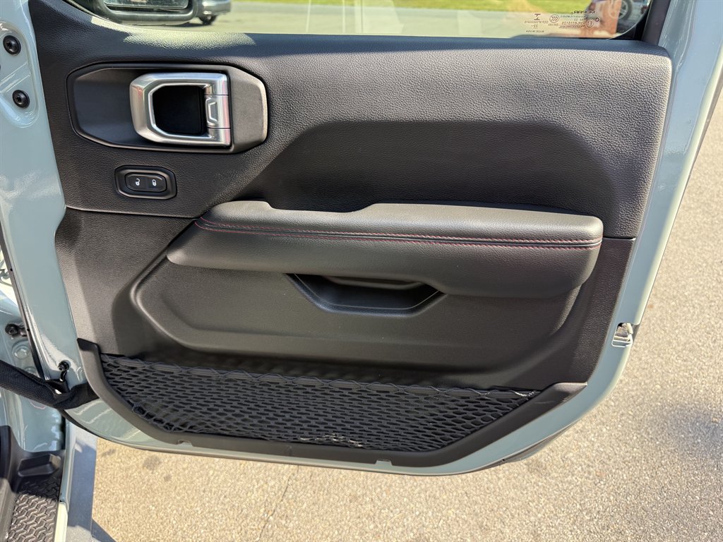2023 Jeep Wrangler - $37,800