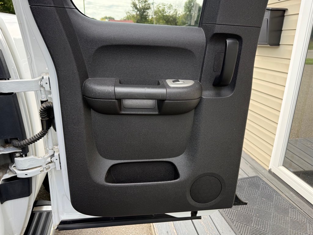 2009 Chevrolet Silverado - $13,800